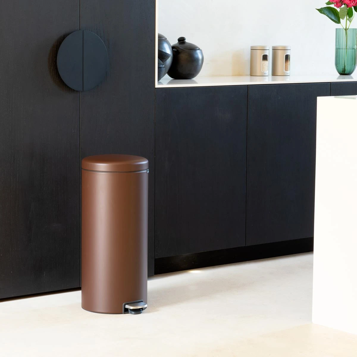 Brabantia NewIcon Pedaalemmer 30 Liter - Mineral Cosy Brown 5 Brabantia NewIcon Pedaalemmer 30 Liter - Mineral Cosy Brown - Afbeelding 3