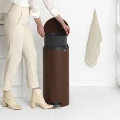 Brabantia NewIcon Pedaalemmer 30 Liter - Mineral Cosy Brown 21 Brabantia NewIcon Pedaalemmer 30 Liter - Mineral Cosy Brown -Brabantia 10086953