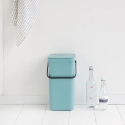 Brabantia Sort & Go Afvalemmer / Opberger 16 L - Lichtblauw 25 Brabantia Sort & Go Afvalemmer / Opberger 16 L - Lichtblauw -Brabantia 10231119