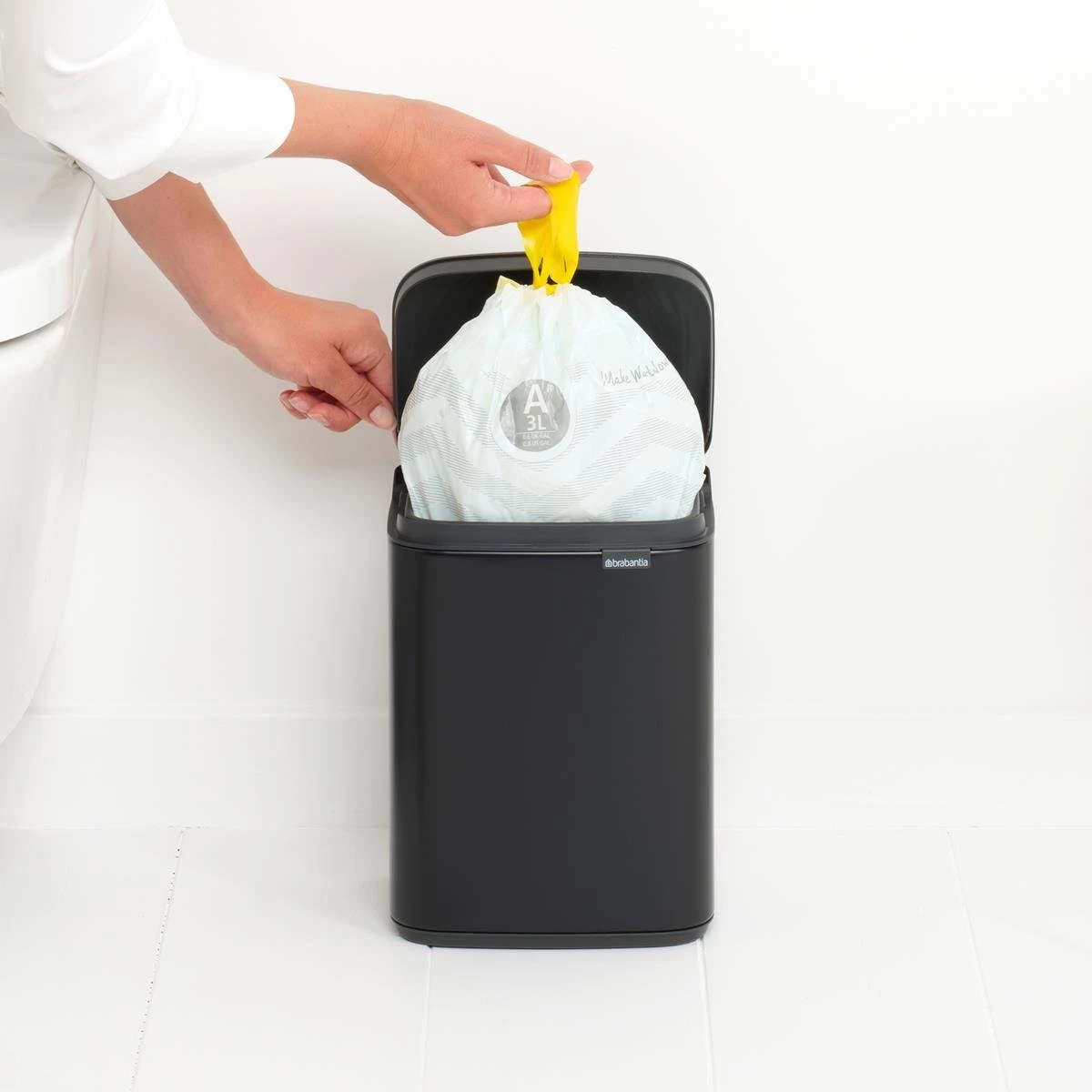 Brabantia Bo Afvalemmer 4 L - Matt Black 9 Brabantia Bo Afvalemmer 4 L - Matt Black - Afbeelding 7