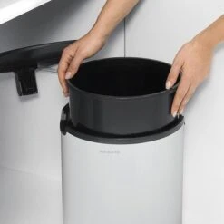 Brabantia Built-In Bin Afvalemmer 15 Liter 22 Brabantia Built-In Bin Afvalemmer 15 Liter -Brabantia 10275341