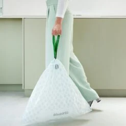 Brabantia Type W PerfectFit Jaarverpakking Afvalzak 5 Liter - 200 Stuks 18 Brabantia Type W PerfectFit Jaarverpakking Afvalzak 5 Liter - 200 Stuks -Brabantia 10292428