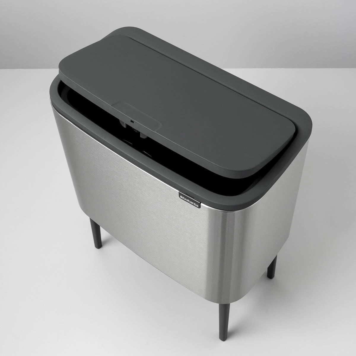 Brabantia Bo Touch Bin Afvalemmer 11 + 23 L - Vingerafdrukvrij - Zilver 20 Brabantia Bo Touch Bin Afvalemmer 11 + 23 L - Vingerafdrukvrij - Zilver - Afbeelding 18