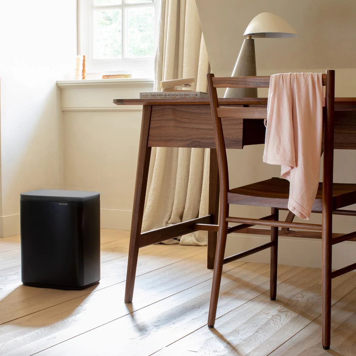 Brabantia Bo Afvalemmer 12 L - Matt Black 12 Brabantia Bo Afvalemmer 12 L - Matt Black - Afbeelding 10