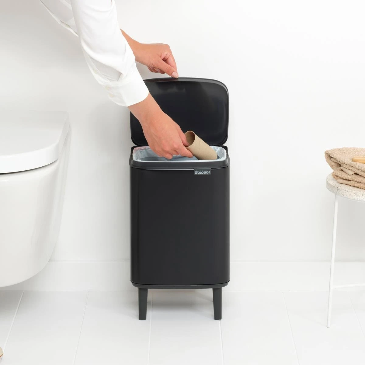 Brabantia Bo Hi Afvalemmer 7 L - Matt Black 6 Brabantia Bo Hi Afvalemmer 7 L - Matt Black - Afbeelding 4