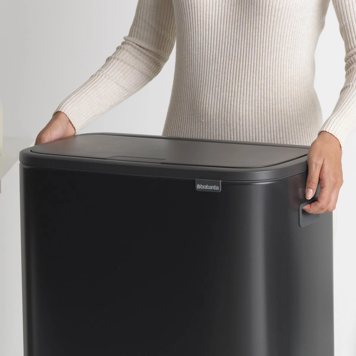 Brabantia Bo Touch Bin Afvalemmer 2 X 30 L - Zwart 15 Brabantia Bo Touch Bin Afvalemmer 2 X 30 L - Zwart - Afbeelding 13