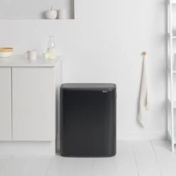 Brabantia Bo Touch Bin Afvalemmer 2 X 30 L - Zwart 39 Brabantia Bo Touch Bin Afvalemmer 2 X 30 L - Zwart -Brabantia 10732165