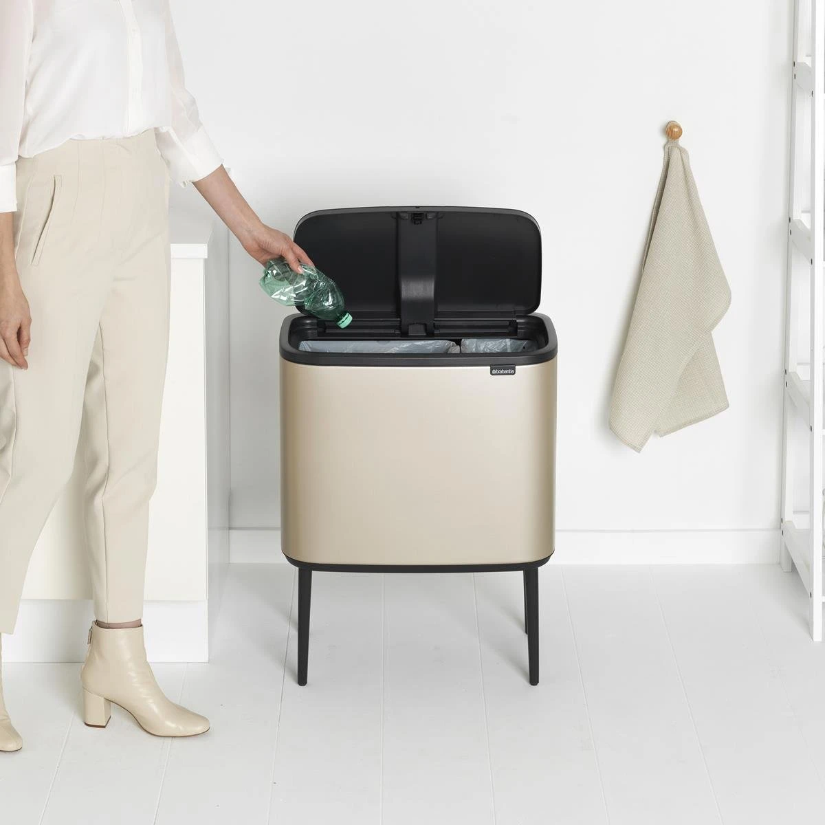 Brabantia Bo Touch Bin Afvalemmer 11 + 23 L - Metallic Gold 4 Brabantia Bo Touch Bin Afvalemmer 11 + 23 L - Metallic Gold - Afbeelding 2