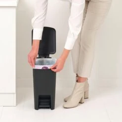 Brabantia StepUp Pedaalemmer - 10 L - Dark Grey 18 Brabantia StepUp Pedaalemmer - 10 L - Dark Grey -Brabantia 11085547