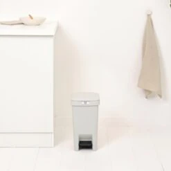 Brabantia StepUp Pedaalemmer - 10 L - Light Grey -Brabantia 11085550