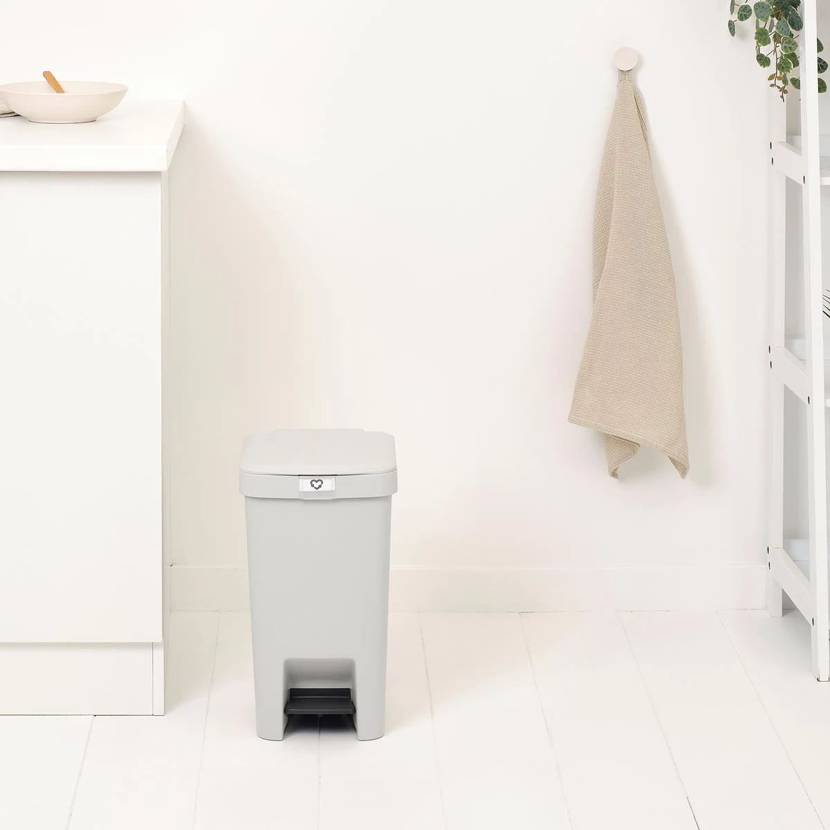 Brabantia StepUp Pedaalemmer - 16 L - Light Grey 5 Brabantia StepUp Pedaalemmer - 16 L - Light Grey - Afbeelding 3