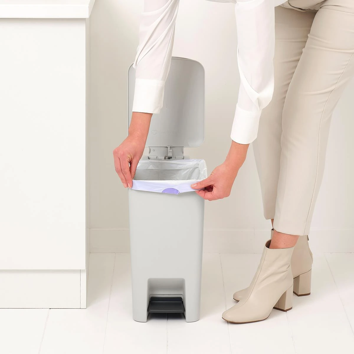 Brabantia StepUp Pedaalemmer - 16 L - Light Grey 7 Brabantia StepUp Pedaalemmer - 16 L - Light Grey - Afbeelding 5