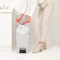 Brabantia StepUp Pedaalemmer - 25 L - Light Grey 19 Brabantia StepUp Pedaalemmer - 25 L - Light Grey -Brabantia 11085651