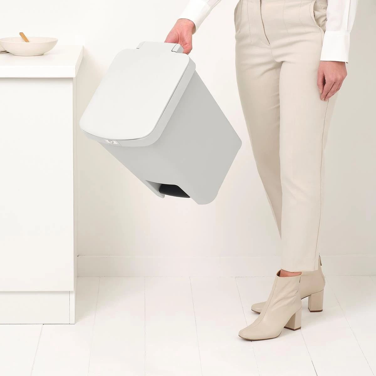 Brabantia StepUp Pedaalemmer - 25 L - Light Grey 9 Brabantia StepUp Pedaalemmer - 25 L - Light Grey - Afbeelding 7
