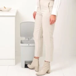 Brabantia StepUp Pedaalemmer - 25 L - Light Grey 17 Brabantia StepUp Pedaalemmer - 25 L - Light Grey -Brabantia 11085678