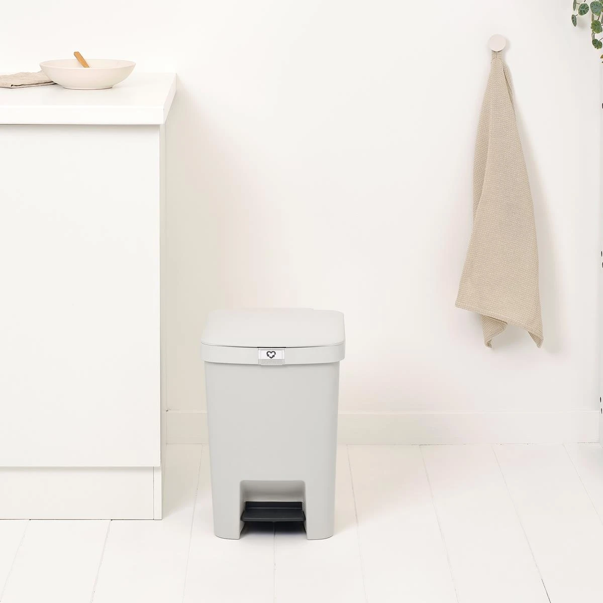 Brabantia StepUp Pedaalemmer - 25 L - Light Grey 5 Brabantia StepUp Pedaalemmer - 25 L - Light Grey - Afbeelding 3