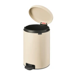 Brabantia New Icon Pedaalemmer 20 Liter 8 Brabantia New Icon Pedaalemmer 20 Liter -Brabantia 512716 01 3 ProductImageExtra e9a5d2e920