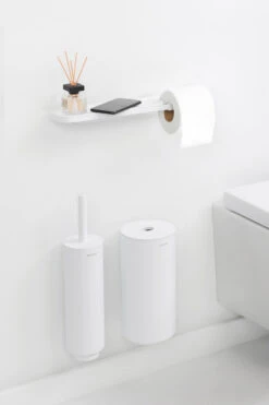 Brabantia MindSet Toiletrolhouder Met Plankje -Brabantia 512756 01 4 EnvironmentImage fac6ee1468