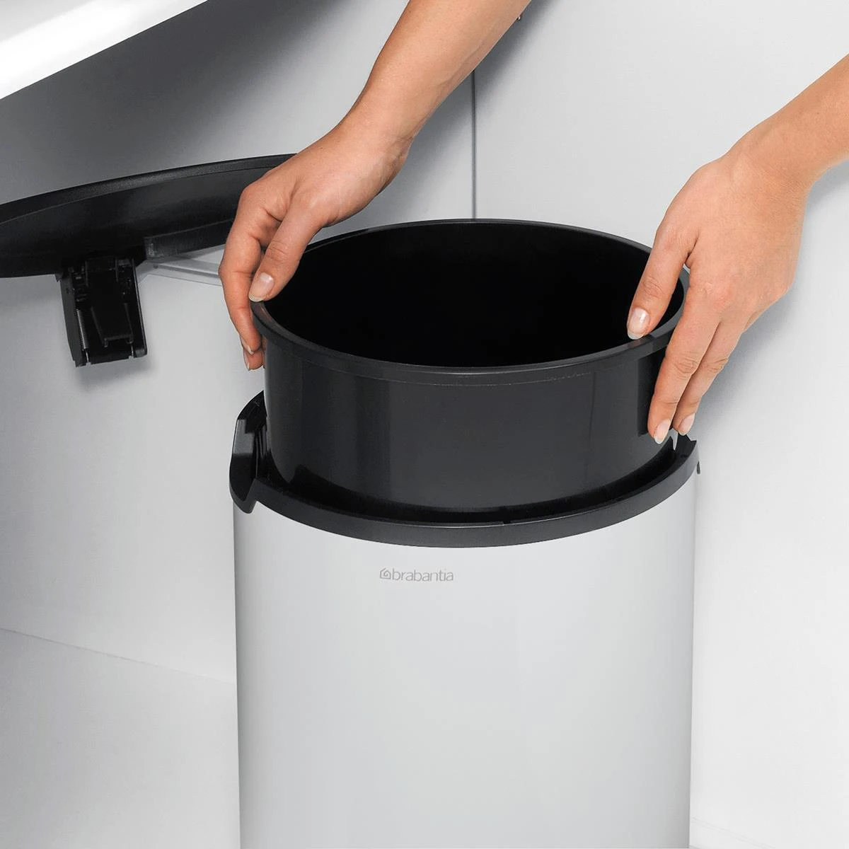 Brabantia Built-In Bin Afvalemmer 15 Liter 13 Brabantia Built-In Bin Afvalemmer 15 Liter - Afbeelding 11