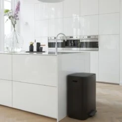 Brabantia Bo Pedaalemmer 2 X 30 L - Zwart 29 Brabantia Bo Pedaalemmer 2 X 30 L - Zwart -Brabantia 9462679