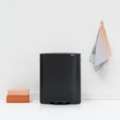 Brabantia Bo Pedaalemmer 2 X 30 L - Zwart 31 Brabantia Bo Pedaalemmer 2 X 30 L - Zwart -Brabantia 9462683