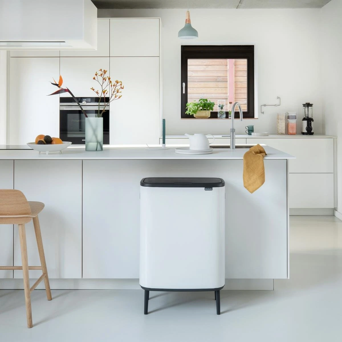 Brabantia Bo Touch Bin Hi Afvalemmer 2 X 30 L - Wit 4 Brabantia Bo Touch Bin Hi Afvalemmer 2 X 30 L - Wit - Afbeelding 2
