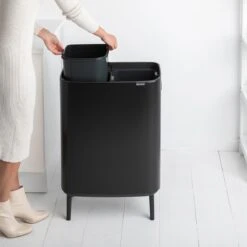 Brabantia Bo Touch Bin Hi Afvalemmer 2 X 30 L - Zwart 32 Brabantia Bo Touch Bin Hi Afvalemmer 2 X 30 L - Zwart -Brabantia 9463650