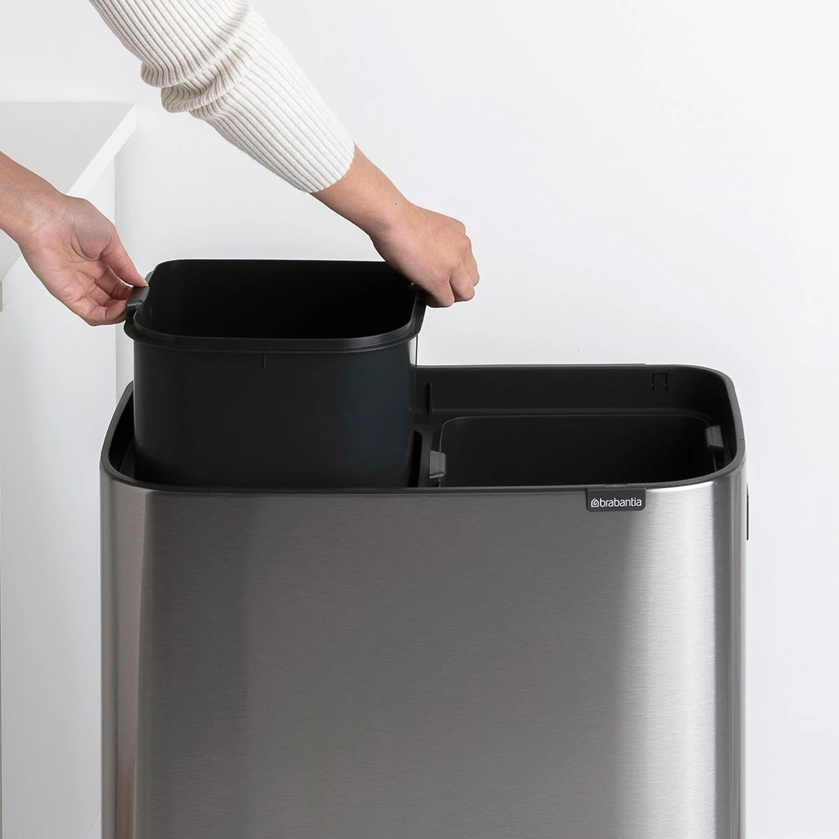 Brabantia Bo Touch Bin Hi Afvalemmer 2 X 30 L - Vingerafdrukvrij 15 Brabantia Bo Touch Bin Hi Afvalemmer 2 X 30 L - Vingerafdrukvrij - Afbeelding 13