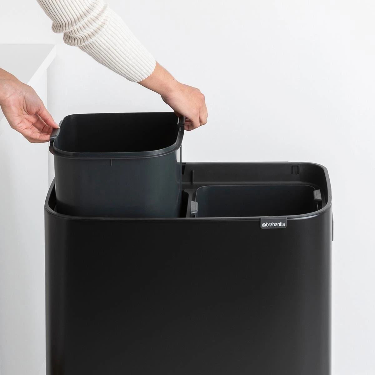 Brabantia Bo Touch Bin Hi Afvalemmer 2 X 30 L - Zwart 16 Brabantia Bo Touch Bin Hi Afvalemmer 2 X 30 L - Zwart - Afbeelding 14