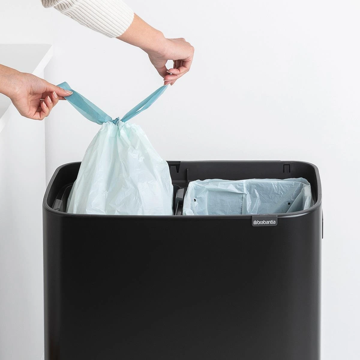 Brabantia Bo Touch Bin Hi Afvalemmer 2 X 30 L - Zwart 18 Brabantia Bo Touch Bin Hi Afvalemmer 2 X 30 L - Zwart - Afbeelding 16