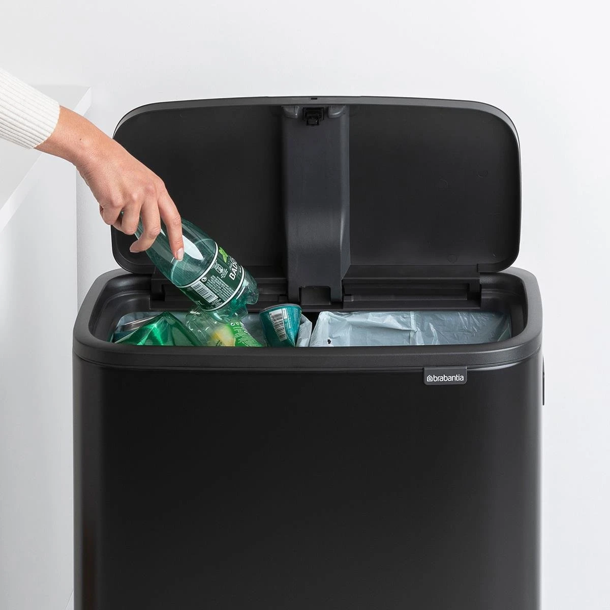 Brabantia Bo Touch Bin Hi Afvalemmer 2 X 30 L - Zwart 20 Brabantia Bo Touch Bin Hi Afvalemmer 2 X 30 L - Zwart - Afbeelding 18