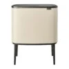 Brabantia Bo Touch Bin Afvalemmer 36 Liter - Soft Beige 1 Brabantia Bo Touch Bin Afvalemmer 36 Liter - Soft Beige -Brabantia 9463827