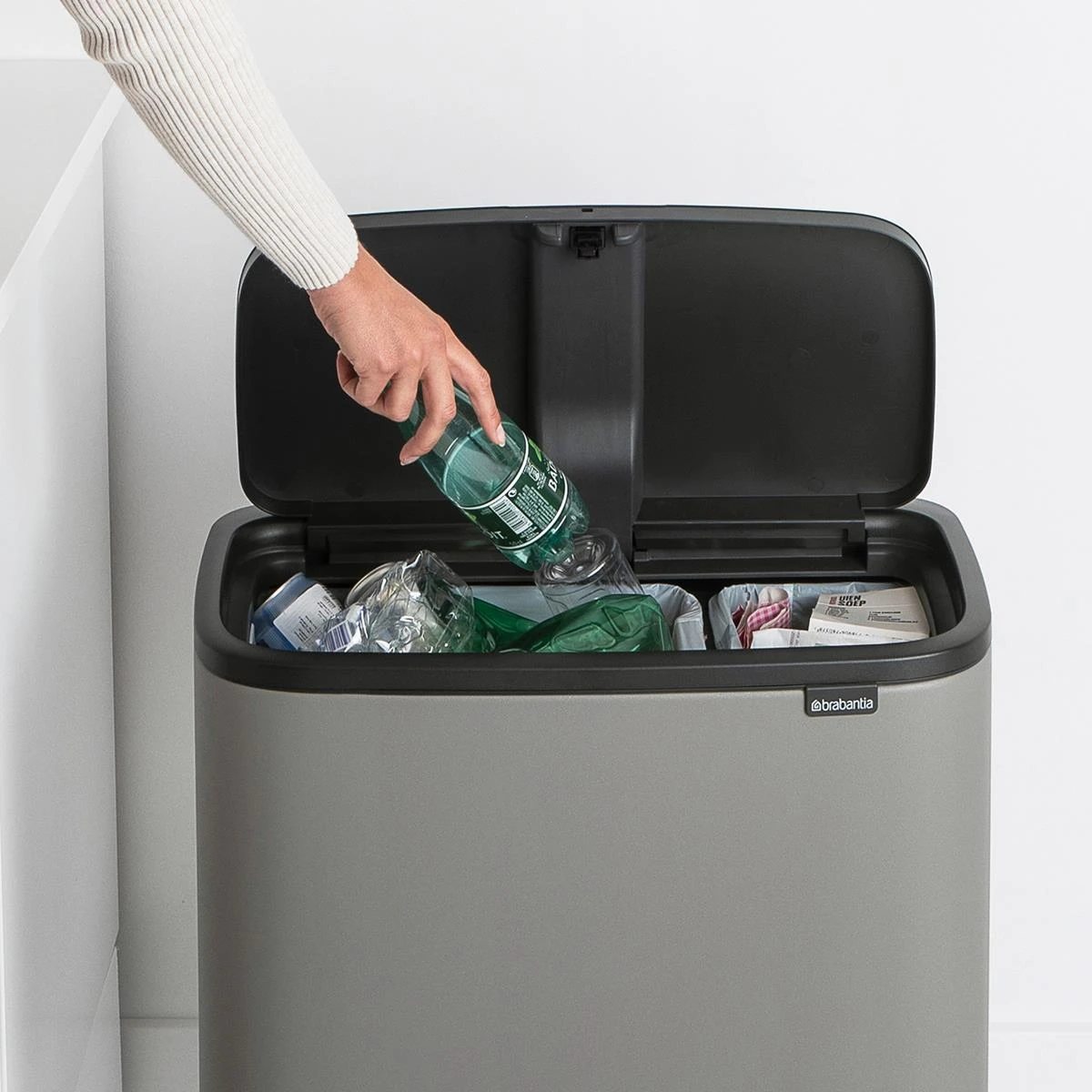 Brabantia Bo Touch Bin Afvalemmer 11 + 23 L - Mineral Concrete Grey 19 Brabantia Bo Touch Bin Afvalemmer 11 + 23 L - Mineral Concrete Grey - Afbeelding 17