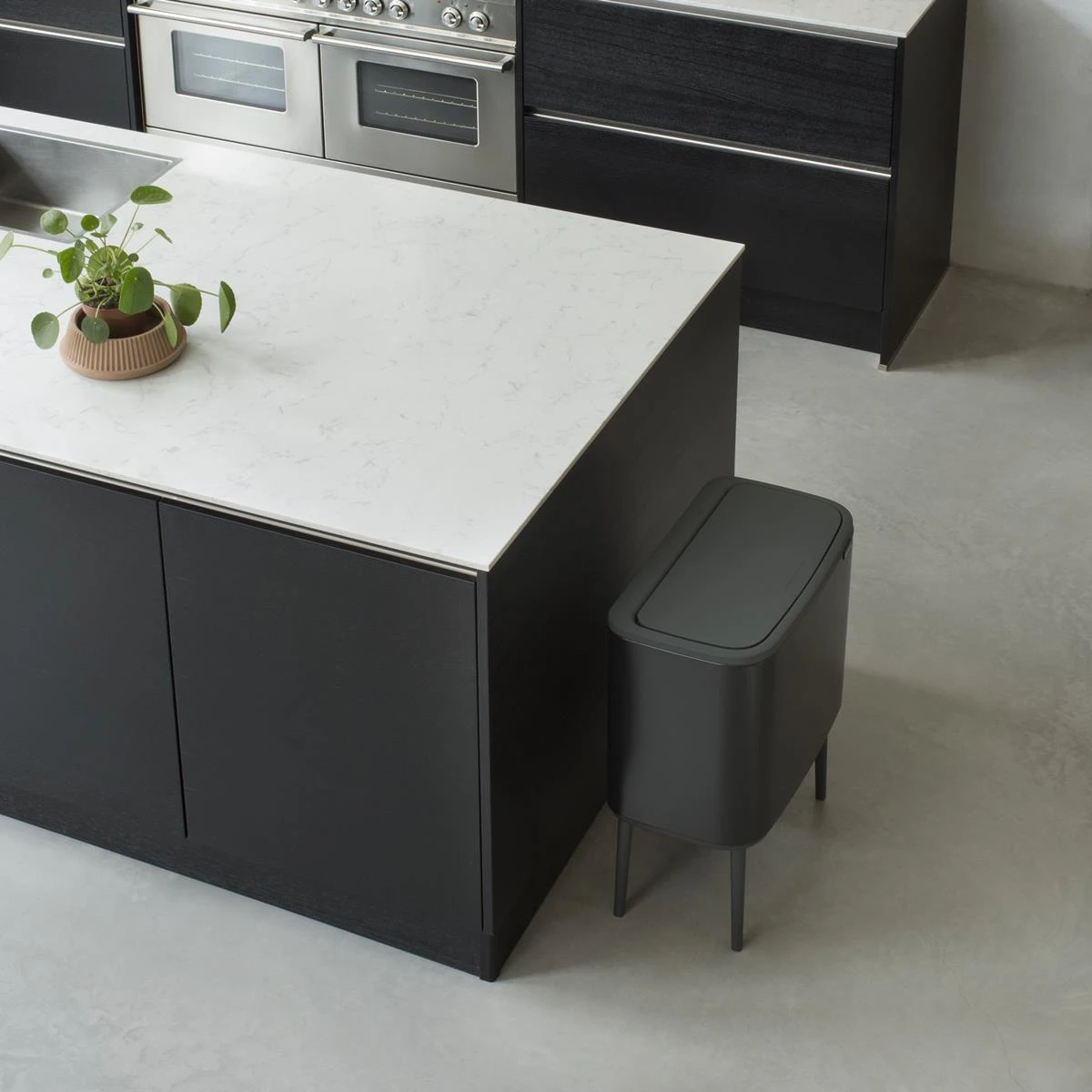 Brabantia Bo Touch Bin Afvalemmer 3 X 11 L - Zwart 14 Brabantia Bo Touch Bin Afvalemmer 3 X 11 L - Zwart - Afbeelding 12