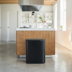 Brabantia Bo Touch Bin Afvalemmer 2 X 30 L - Zwart 35 Brabantia Bo Touch Bin Afvalemmer 2 X 30 L - Zwart -Brabantia 9464154