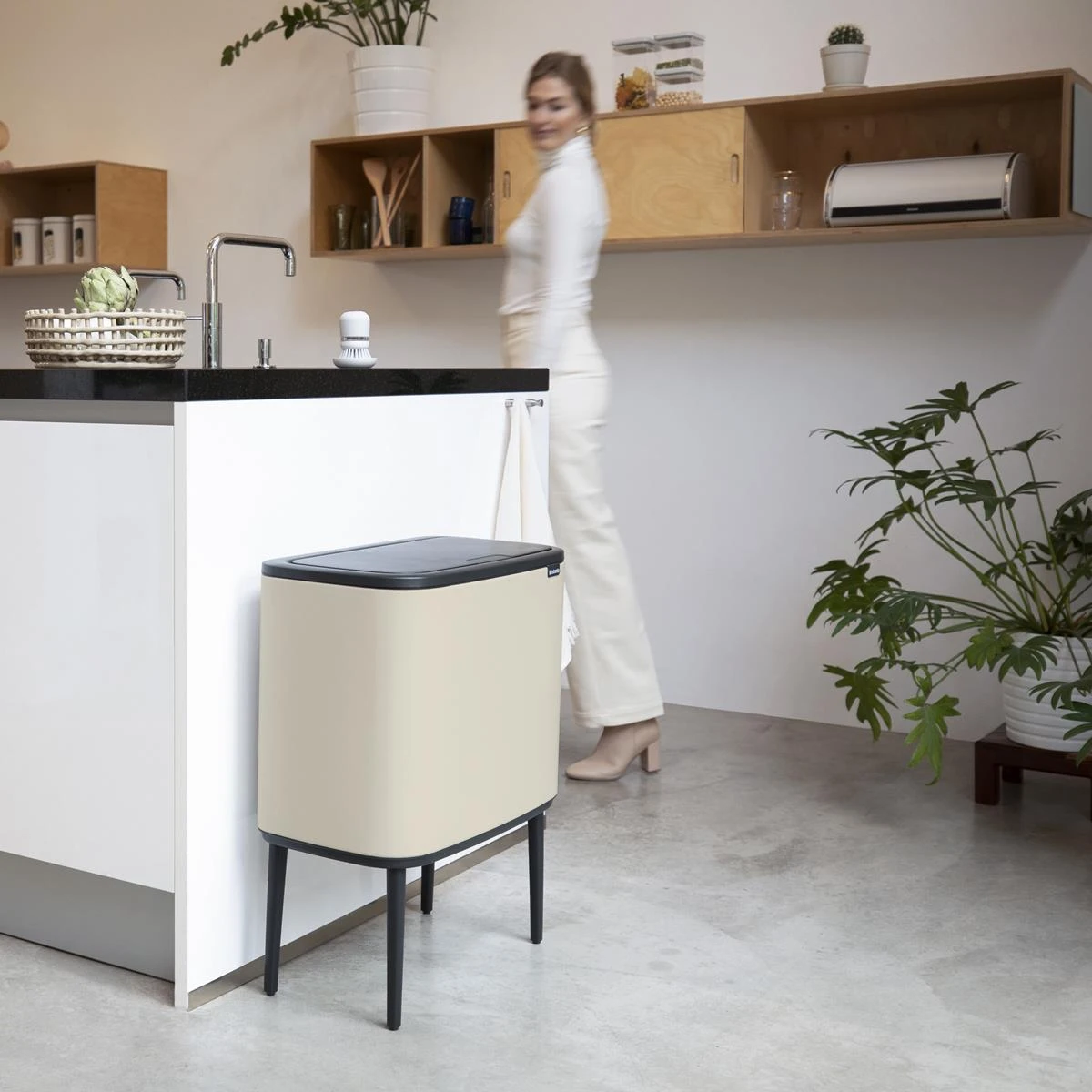 Brabantia Bo Touch Bin Afvalemmer 11 + 23 L - Soft Beige 4 Brabantia Bo Touch Bin Afvalemmer 11 + 23 L - Soft Beige - Afbeelding 2