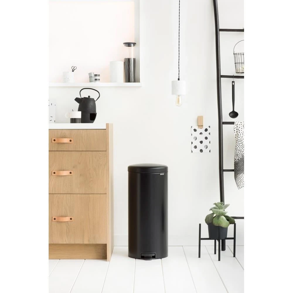 Brabantia NewIcon Pedaalemmer 30 Liter 8 Brabantia NewIcon Pedaalemmer 30 Liter - Afbeelding 6