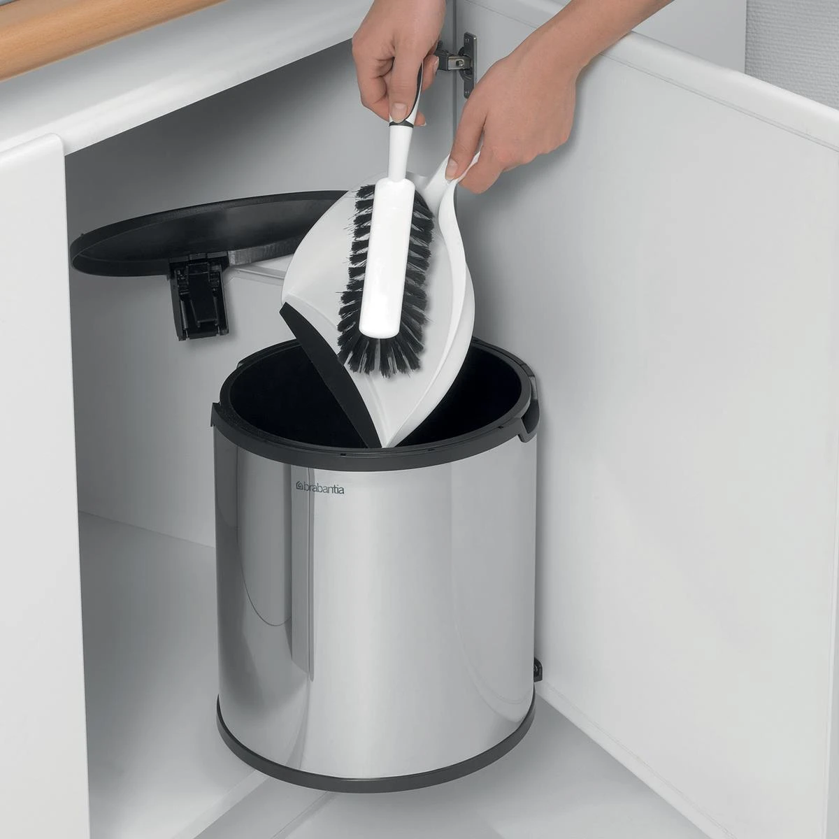 Brabantia Built-In Bin Afvalemmer 15 Liter Glans 9 Brabantia Built-In Bin Afvalemmer 15 Liter Glans - Afbeelding 7