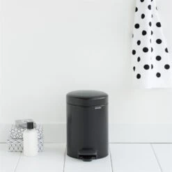 Brabantia New Icon Pedaalemmer 3 Liter 9 Brabantia New Icon Pedaalemmer 3 Liter -Brabantia p 27886 11 04 ae8d32a3d7